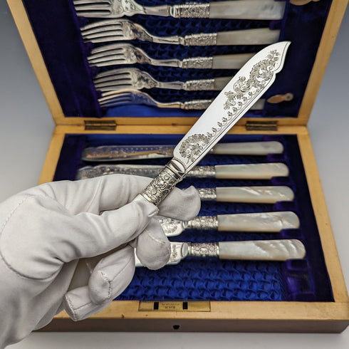 Circa 1900 British antique white mother-of-pearl handle dessert cutlery set of 6 pairs in wooden box